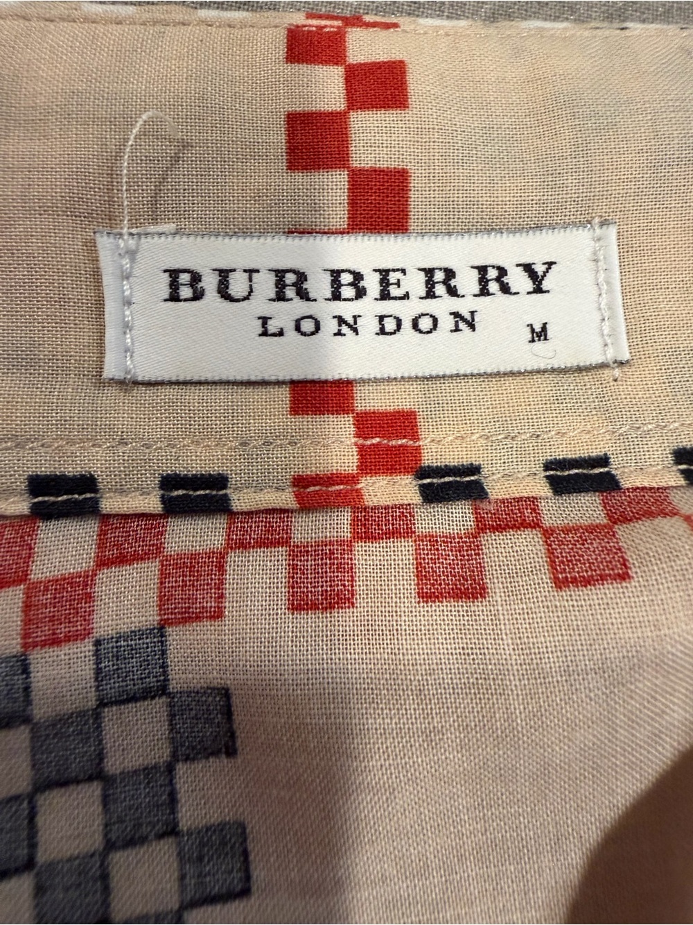 Burberry VTG Sz M Classic Beige Checked Short-Sleeve Button-Up Shirt (0921) - Picture 6 of 11